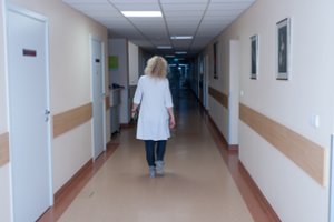 Sąskaitas už elektrą gavę ligoninių vadovai įspėja: baisu, kad nukentėti gali pacientai