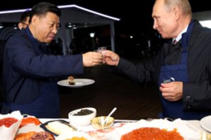 Iššūkį Vakarams metantys V. Putinas ir Xi Jinpingas susitinka svarbių derybų