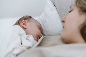 Japonai rado būdą, kaip greičiau užmigdyti verkiantį kūdikį