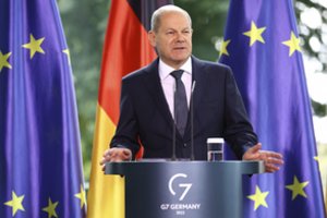O. Scholzas: Vokietijos kariuomenė turi tapti „geriausiai aprūpinta“ Europoje