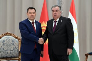 Biškekas: Kirgizijos ir Tadžikijos lyderiai įsakė pajėgoms „trauktis“ po susirėmimų
