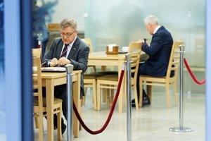 Po Seimo narių pykčio dėl uždarytos parlamento kavinės – naujo maitintojo paieškos: už nuomą prašo 1 euro