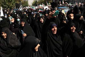 Irane per protestus dėl jaunos moters mirties žuvo mažiausiai 35 žmonės