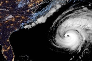 Uraganas „Fiona“ pasiekė Kanadą, vėjo greitis siekia 144 km/val