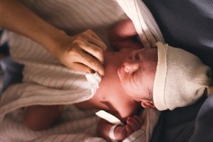 Nauji tyrimai atskleidė, kas labiausiai padeda neišnešiotų kūdikių smegenų vystymuisi