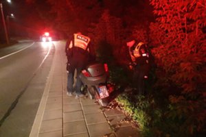 Nesuvaldęs galingo mopedo Vilniuje sunkiai susižalojo vyras – į ligoninę išvežtas be sąmonės