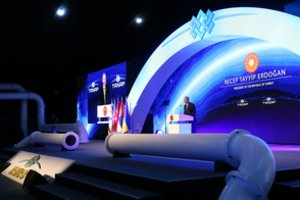 V. Putinui – dūris peiliu į nugarą: žadama dvigubinti dujų tiekimą į Europą TANAP dujotiekiu