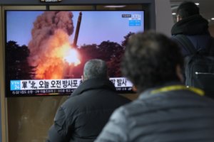 Šiaurės Korėja vėl paleido dvi raketas – 7 kartą per dvi savaites