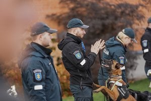 Kauno rajone – tarnybinių šunų varžybos: iššūkių netrūkų ir keturkojams, ir kinologams