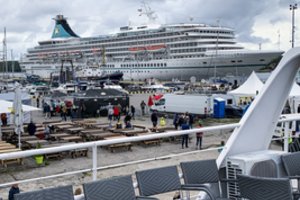 Kruizinių laivų turistai Klaipėdoje paliko apie 2 mln. eurų, bėda – ne visi norintys gali įplaukti į uostą