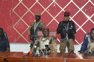 Burkina Faso perversmo lyderis taps pereinamojo laikotarpio prezidentu