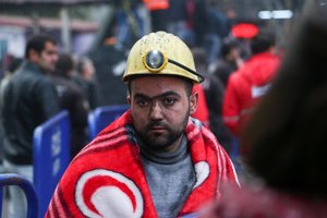 Turkijos anglies kasykloje po sprogimo žuvo 28, įkalinti 15 žmonių