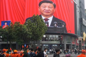 Geležinis kumštis, lojalumas bet kokia kaina ir asmenybės kultas: kaip Xi Jinpingas tapo nepajudinamu Kinijos lyderiu