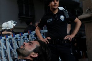 Turkijoje suimta daugiau kaip 500 žmonių, įtariamų ryšiais su R. T. Erdogano priešininku