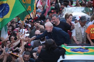 Likus 10 dienų iki Brazilijos prezidento rinkimų, antrojo turo intriga didėja