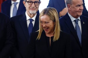 G. Meloni tapo pirmąja moterimi, prisaikdinta Italijos ministre pirmininke
