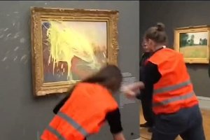 Protestuotojai Potsdame bulvių koše apliejo Claude'o Monet paveikslą