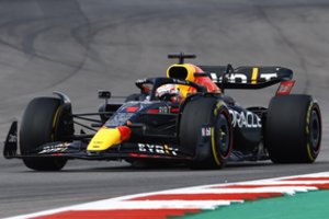 M. Verstappenui iškovojus pergalę, „Red Bull“ tapo „Formulės 1“ čempionais