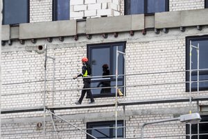 Seimas priėmė pataisas: pabrangusią statybų užbaigimo paslaugą galės teikti daugiau specialistų