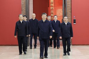 Kinijos prezidento Xi Jinpingo komanda – kas valdo vieną įtakingiausių pasaulio valstybių?