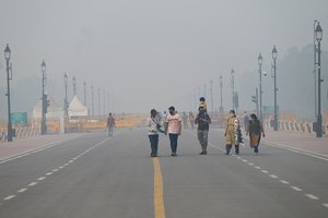 Indijos sostinę apgaubė pavojingo lygio smogas