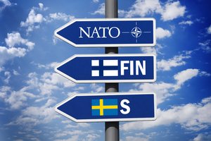 NATO vadovas: „laikas priimti“ Suomiją ir Švediją į Aljansą