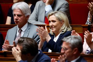Prancūzijos Nacionalinis susivienijimas renkasi naują vadovą, pakeisiantį Marine Le Pen