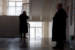 Seimas atsisakė nuostatos, kad prašymą dėl proceso atnaujinimo turi surašyti advokatas