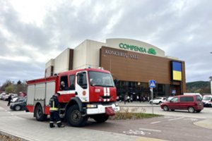 Vilniaus ugniagesiai buvo sukelti ant kojų – pranešta apie gaisrą koncertų salėje „Compensa“