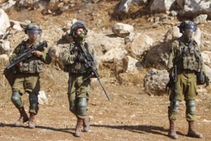 Izraelio kariai Vakarų Krante nušovė palestinietį