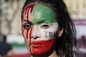 Irano parlamentas teismų „riaušininkams“ pareikalavo vykdyti „akis už akį“ teisingumą
