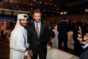 Įspūdingą sutartį su Kataro šeichais pasirašiusiam D. Beckhamui – LGBTQ+ bendruomenės kritika