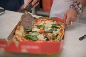 Dėl su „Čili Pizza“ susijusių kavinių – aistros: picerijos vengė, tačiau maistą gavo būtent iš ten