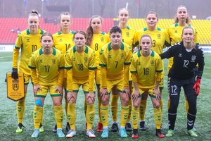 Namų sienos nepadėjo: merginų futbolo rinktinė Europos čempionato atrankoje nepateko į kitą etapą