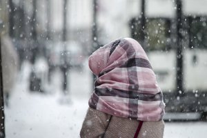 Įsivyraus žiemiški orai: vietomis žemę padengs sniegas, temperatūra net dienomis sunkiai kils aukščiau 0 laipsnių
