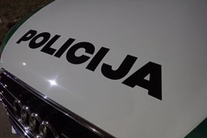 Šiaulių rajone rastas automobilis, ieškotas Latvijoje