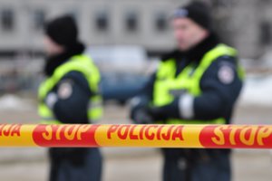 Vilniuje „Dodge“ automobilyje rastas granatos muliažas ant kojų sukėlė tarnybas