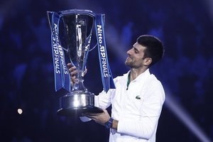 Novakas Džokovičiaus įrodė, kad yra didis: ATP finalą užbaigė tobulu padavimu