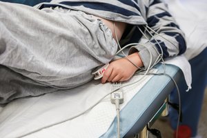 Lietuvoje daugėja sergančių gripu: sunkiausi pacientai jau guldomi į ligonines
