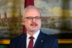 Latvijos prezidentas įgaliojo premjerą K. Karinį suformuoti naują vyriausybę