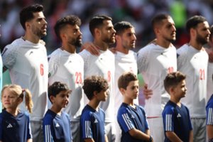 Irano valdžia grasinimais pasiekė savo – futbolininkai sugiedojo himną