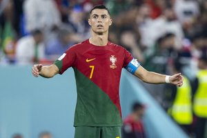 Pasaulio futbolo čempionatas: Portugalija su C. Ronaldo siekia palaužti ir Urugvajų