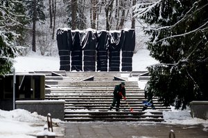 Sovietinių paminklų Antakalnio kapinėse neliks: pradedami darbai