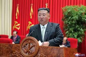 Šiaurės Korėja gruodžio mėnesį surengs svarbų partijos posėdį
