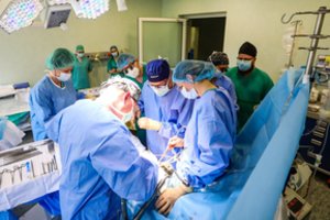Kauno klinikose per parą atliktos net dvi kepenų transplantacijos