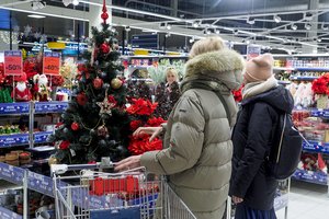 Artėjant šventėms lietuviai dosnūs: įvardijo, kiek pinigų planuoja išleisti dovanoms