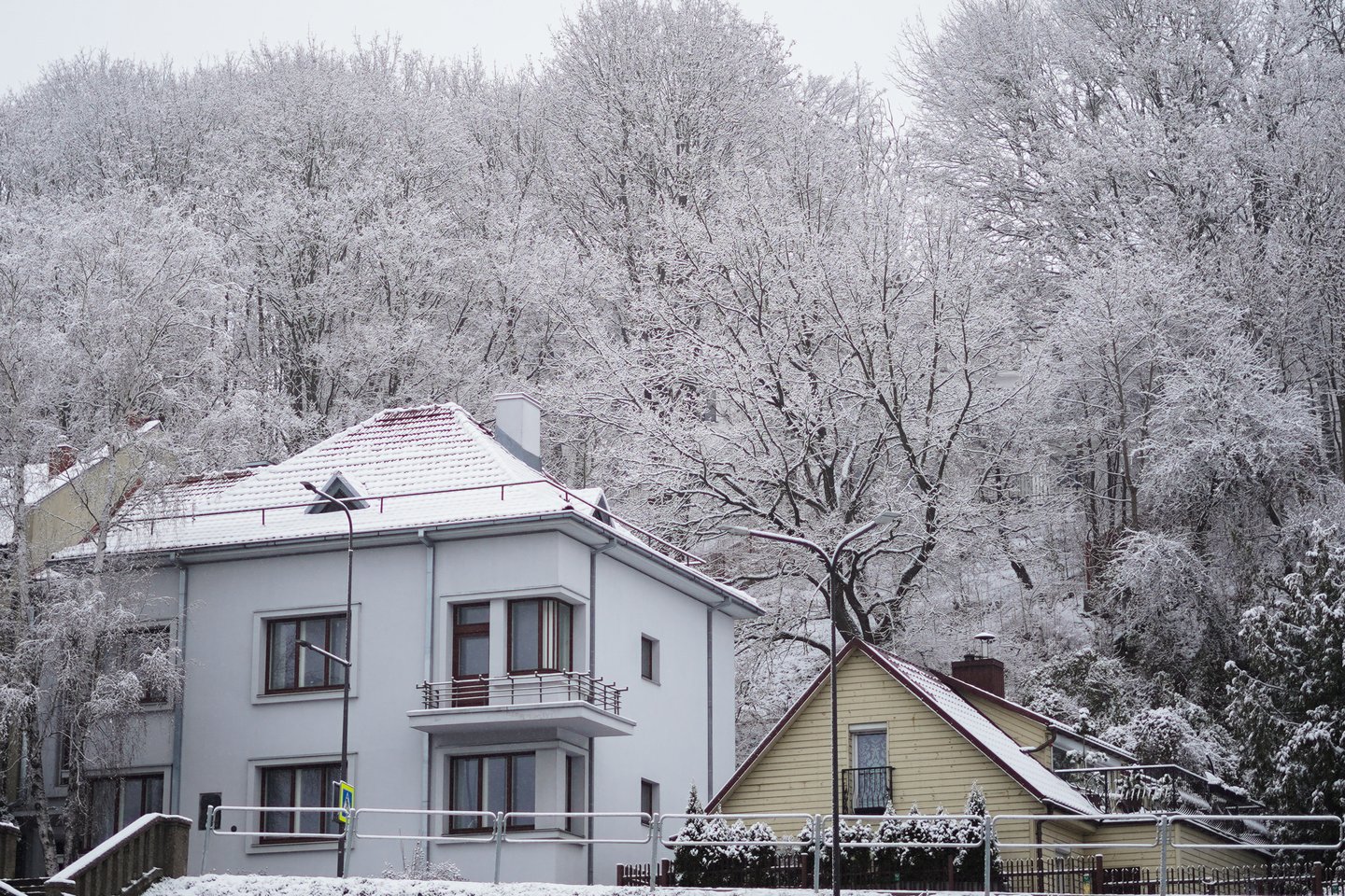 Sinoptikai įspėja po gausaus sniego temperatūra ims kristi žemyn