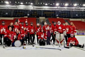 Lietuvos moterų ledo ritulio rinktinė palaužė pirmą pralaimėjimą per tris metus patyrusią Latvijos ekipą