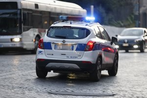 Vyras kavinėje Romoje nušovė tris moteris