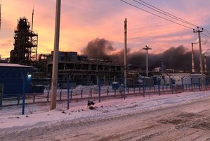 Rusijoje vėl kilo didelis gaisras – šįsyk sudegė kaučiuko sandėlis